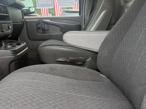Used 2024 GMC Savana 2500 w/ Driver Convenience Package RWD image 5