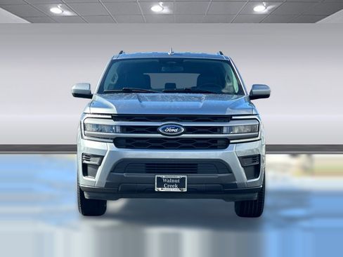 Used 2022 Ford Expedition XLT image 5