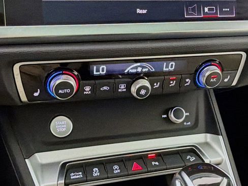 Used 2020 Audi Q3 2.0T Premium w/ Convenience Package image 16