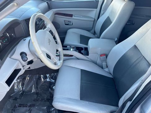 Used 2005 Jeep Grand Cherokee Limited image 10