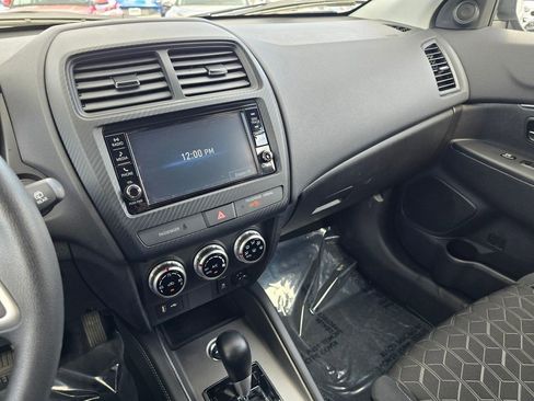 Used 2025 Mitsubishi Outlander Sport SE AWD/4WD image 26