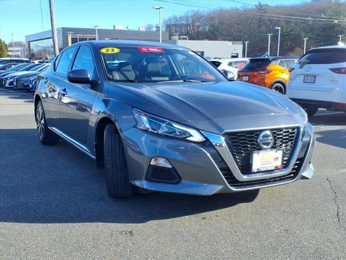 Certified 2022 Nissan Altima 2.5 SV image 3