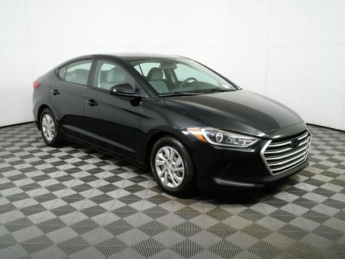 Used 2017 Hyundai Elantra SE FWD image 22