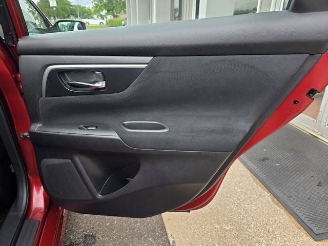 Used 2014 Nissan Altima 2.5 SV FWD image 25
