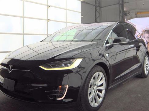 Used 2018 Tesla Model X 100D image 3