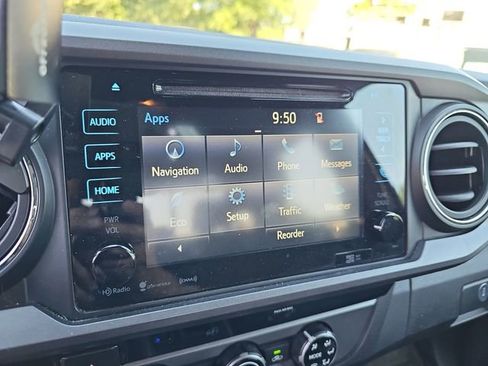 Used 2018 Toyota Tacoma TRD Sport w/ Technology Package AWD/4WD image 19
