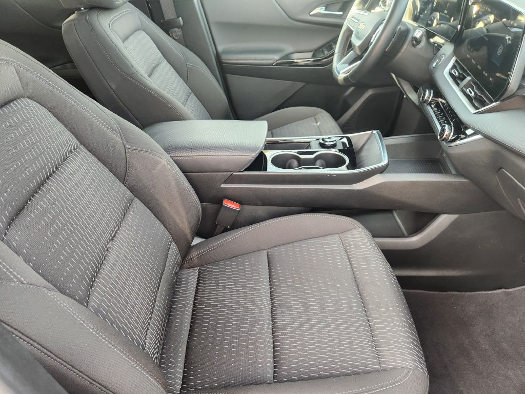 Used 2026 Chevrolet Equinox LT AWD/4WD image 14
