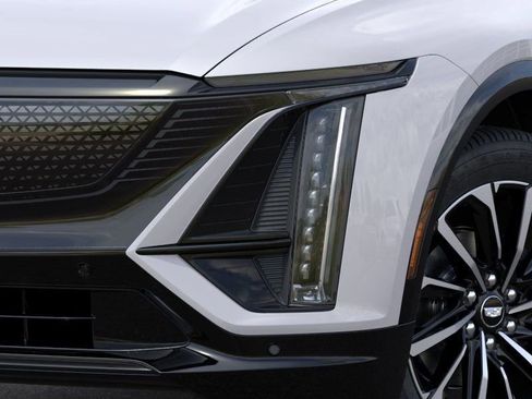 New 2025 Cadillac Lyriq Sport image 11