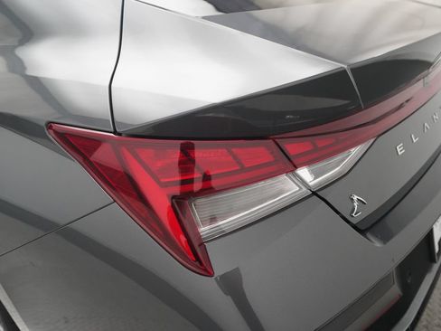 Used 2024 Hyundai Elantra Limited FWD image 31