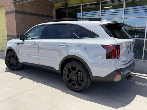Used 2025 Kia Sorento SX AWD/4WD image 5