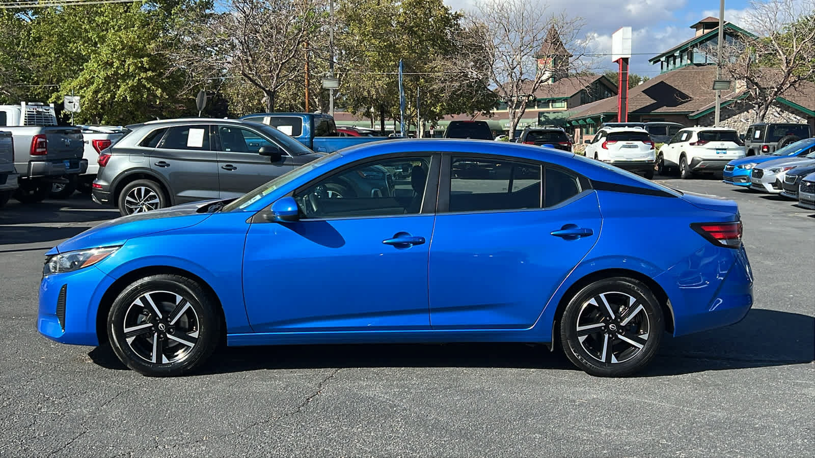Used 2024 Nissan Sentra SV FWD image 8