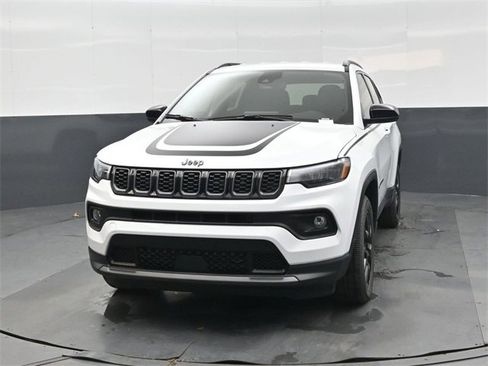 New 2026 Jeep Compass Latitude image 8