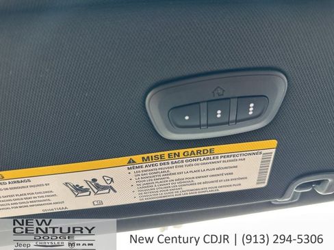 New 2026 Chrysler Pacifica Limited w/ Uconnect Theater Family Group AWD/4WD image 38
