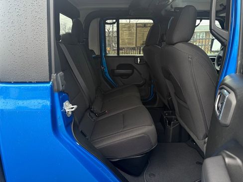 Used 2023 Jeep Gladiator Sport image 13