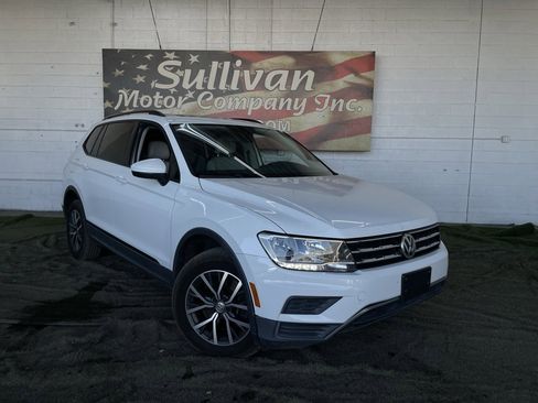 Used 2018 Volkswagen Tiguan SE w/ Panoramic Sunroof Package image 7