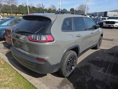 Used 2023 Jeep Cherokee Altitude Lux