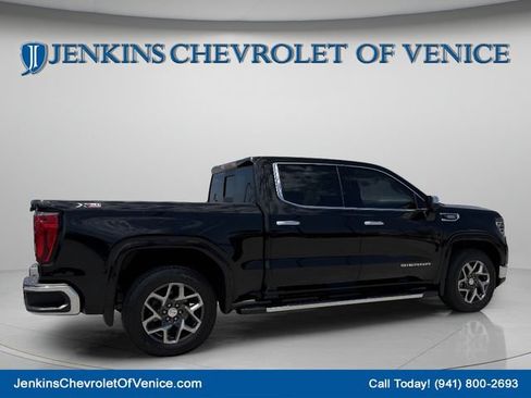 Used 2023 GMC Sierra 1500 SLT w/ SLT Premium Package AWD/4WD image 5