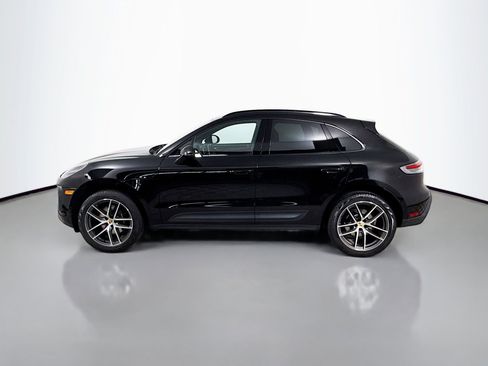 Certified 2023 Porsche Macan AWD/4WD image 2