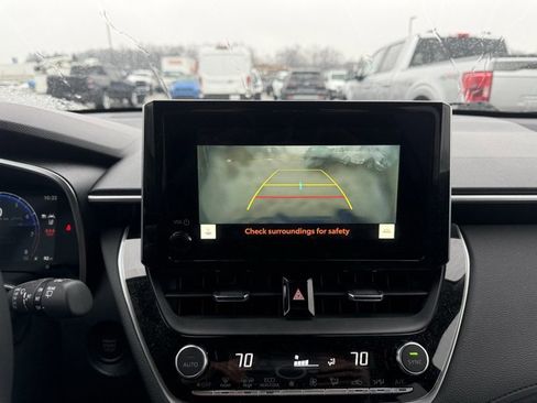 Used 2024 Toyota Corolla Cross XLE image 14
