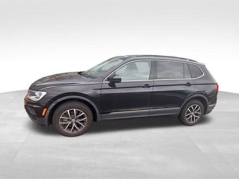 Used 2020 Volkswagen Tiguan SE FWD image 1