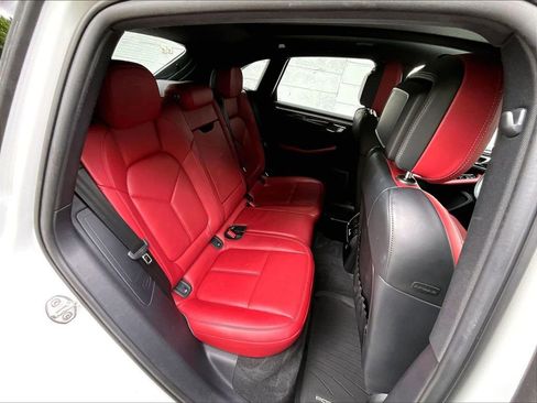 Certified 2023 Porsche Macan S AWD/4WD image 21
