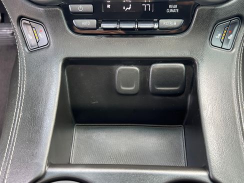 Used 2019 Chevrolet Suburban LT image 15