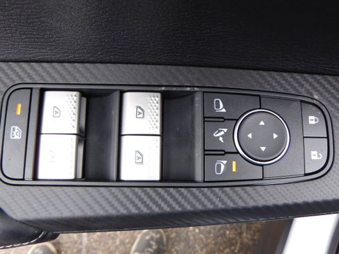 New 2026 Mitsubishi Outlander SE image 13