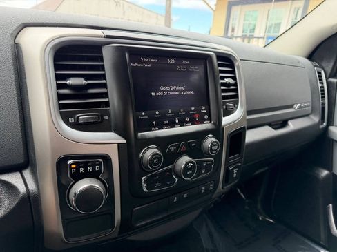 Used 2018 RAM 1500 Big Horn RWD image 12