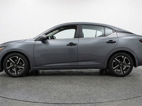 Used 2025 Nissan Sentra SV FWD image 5