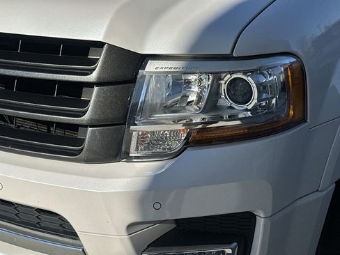 Used 2017 Ford Expedition Limited w/ Equipment Group 301A image 11
