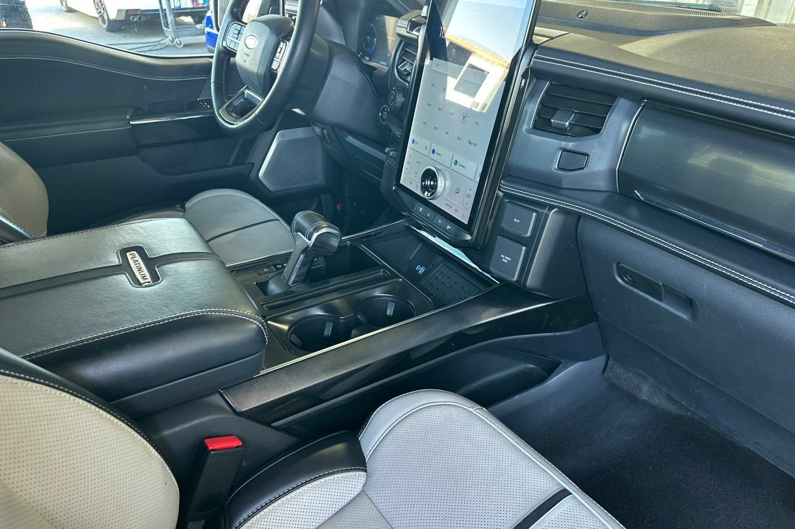 Used 2023 Ford F150 Lightning Platinum AWD/4WD image 14