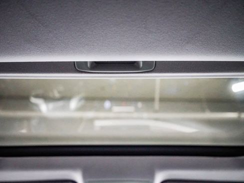 Used 2017 Lexus ES 300h w/ Luxury Package image 11