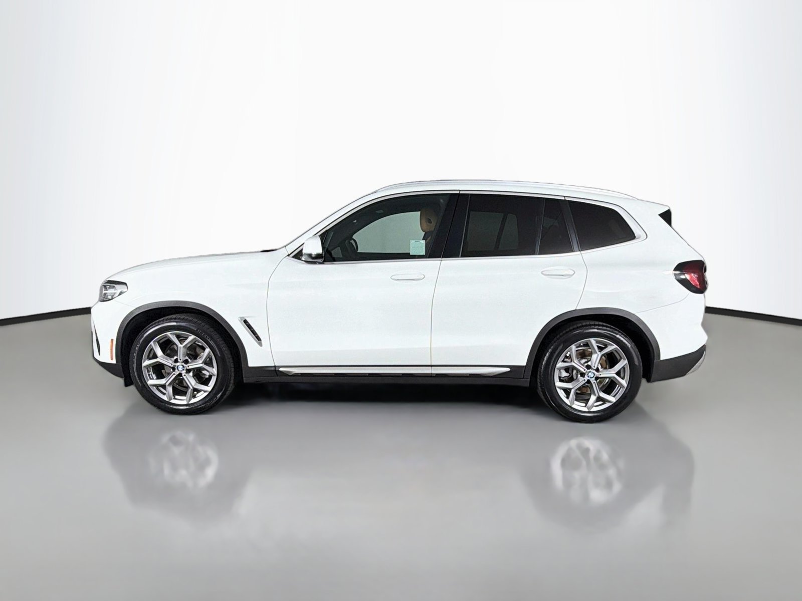 Certified 2024 BMW X3 sDrive30i w/ Convenience Package RWD image 4