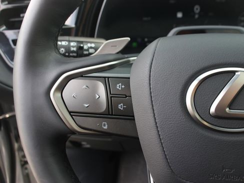 Used 2026 Lexus TX 550h AWD Plug-In Hybrid w/ Technology Package image 22