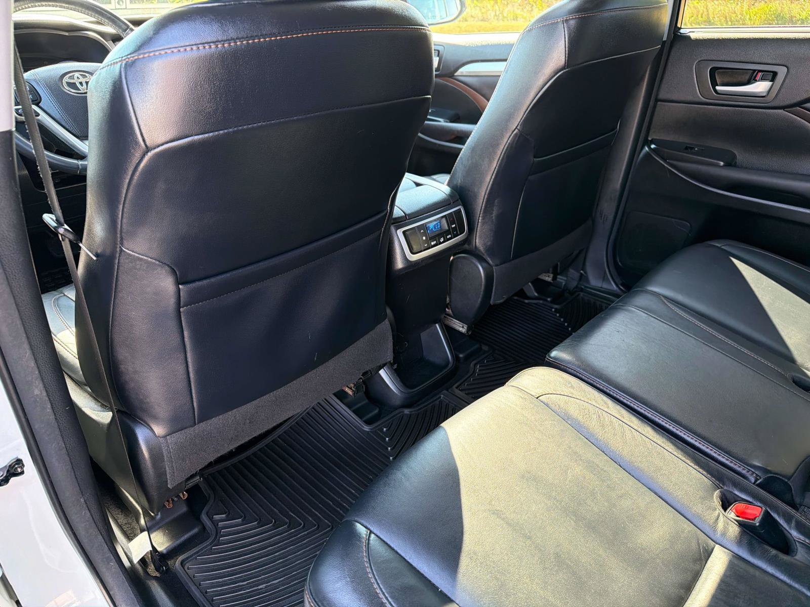 Used 2016 Toyota Highlander XLE AWD/4WD image 26