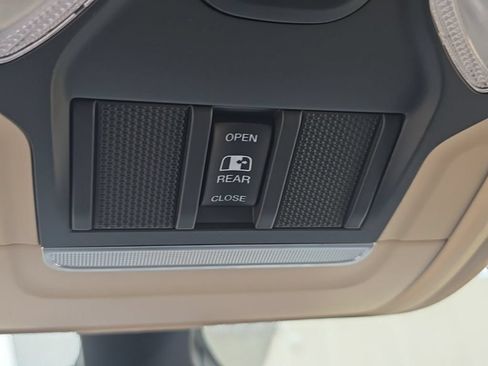 Used 2019 RAM 1500 Big Horn AWD/4WD image 16