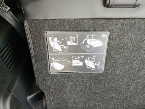 Used 2023 Mitsubishi Outlander SE image 13