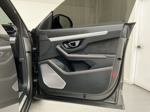 Used 2021 Lamborghini Urus AWD/4WD image 66