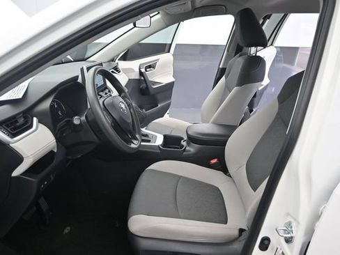 Used 2024 Toyota RAV4 XLE FWD image 13