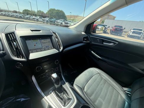 Used 2017 Ford Edge SEL w/ Equipment Group 201A AWD/4WD image 12
