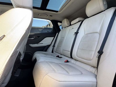 Used 2017 Jaguar F-PACE Prestige image 41