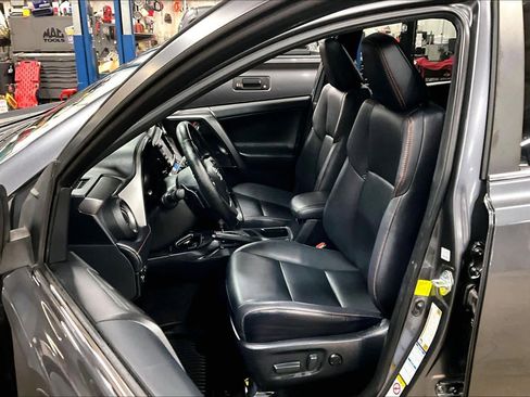 Certified 2017 Toyota RAV4 SE image 8