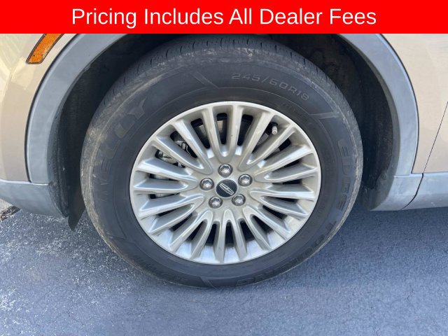 Used 2019 Lincoln Nautilus FWD image 2