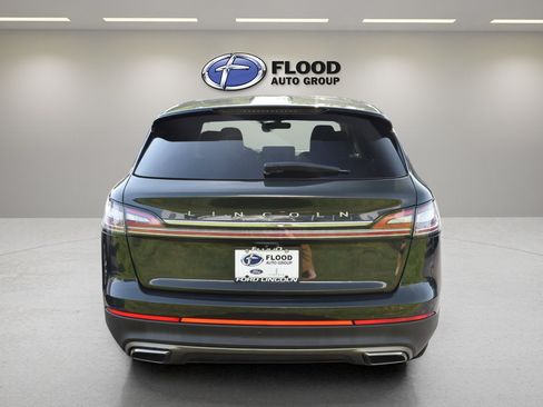 Used 2022 Lincoln Nautilus Reserve AWD/4WD image 5