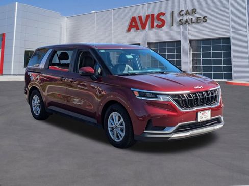 Used 2024 Kia Carnival LX image 3