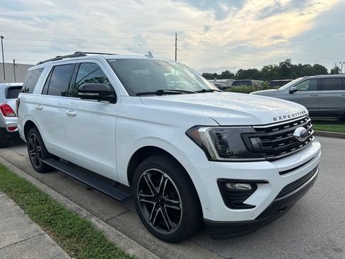 Used 2019 Ford Expedition Limited w/ Equipment Group 303A AWD/4WD image 2