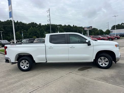 Used 2023 Chevrolet Silverado 1500 LT AWD/4WD image 7