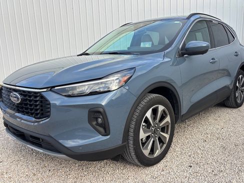 Certified 2025 Ford Escape Platinum w/ Premium Technology Package image 12