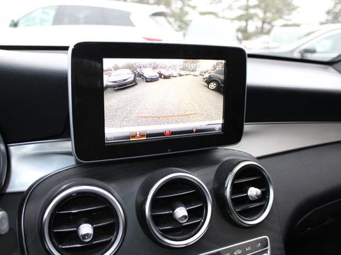 Used 2019 Mercedes-Benz GLC 300 GLC 300 4MATIC AWD 4dr SUV image 16