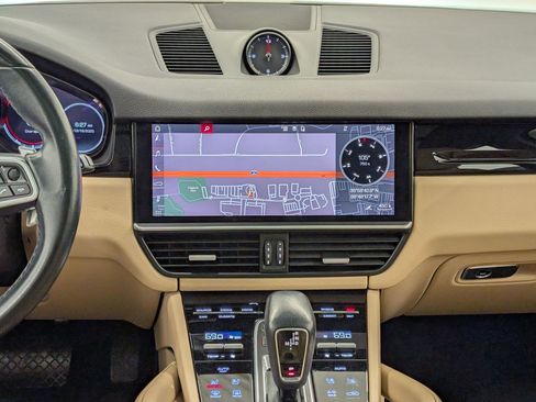 Used 2021 Porsche Cayenne image 26